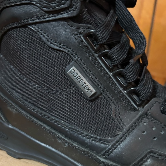 Vasque (Gore-Tex) Boots - Picture 5 of 9